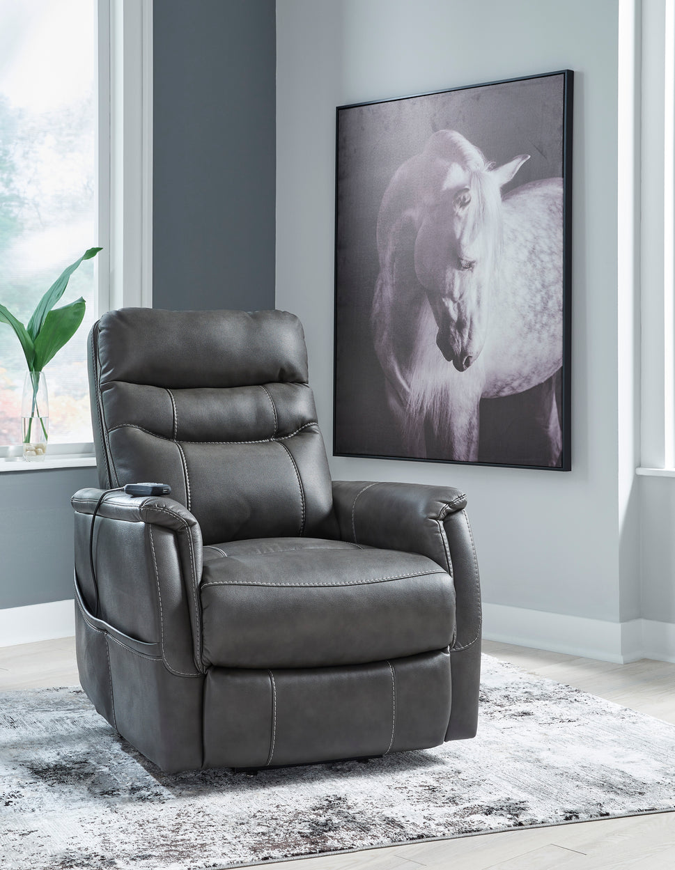 Strawbill Lift Recliner