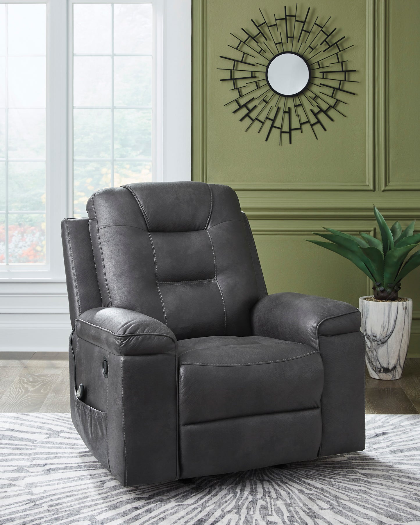 Stockworth Recliner